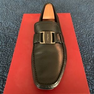 Ferragamo Black Pebble Calf Driver / Mens / size 9